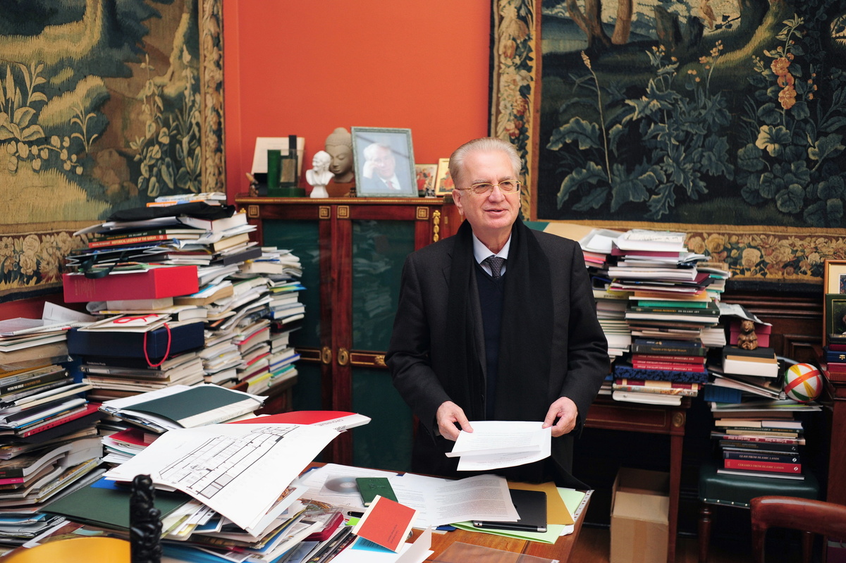    В 1967 году Михаил Пиотровский с отличием окончил восточный факультет Ленинградского государственного университета (ныне СПбГУ) по специальности «филолог-арабист». Во время учёбы он стажировался в Каирском университете / Legion-Media