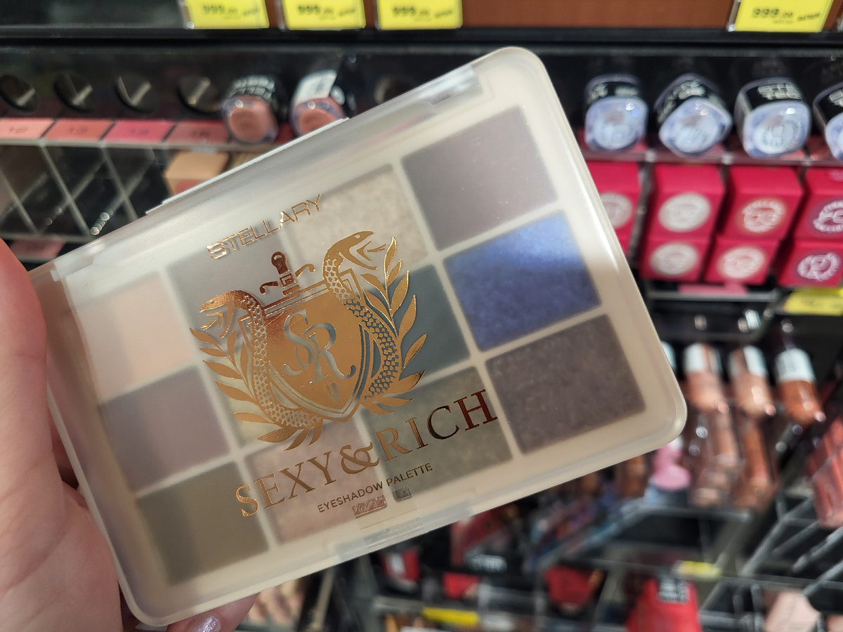 Палетка теней для век 