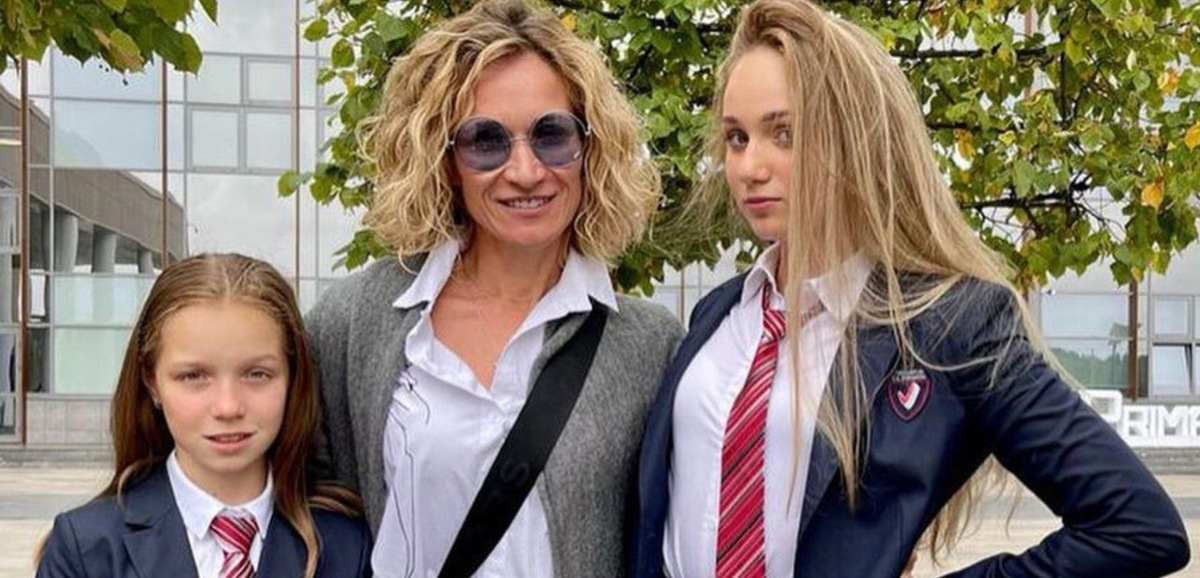    Мария Киселева с дочерьми