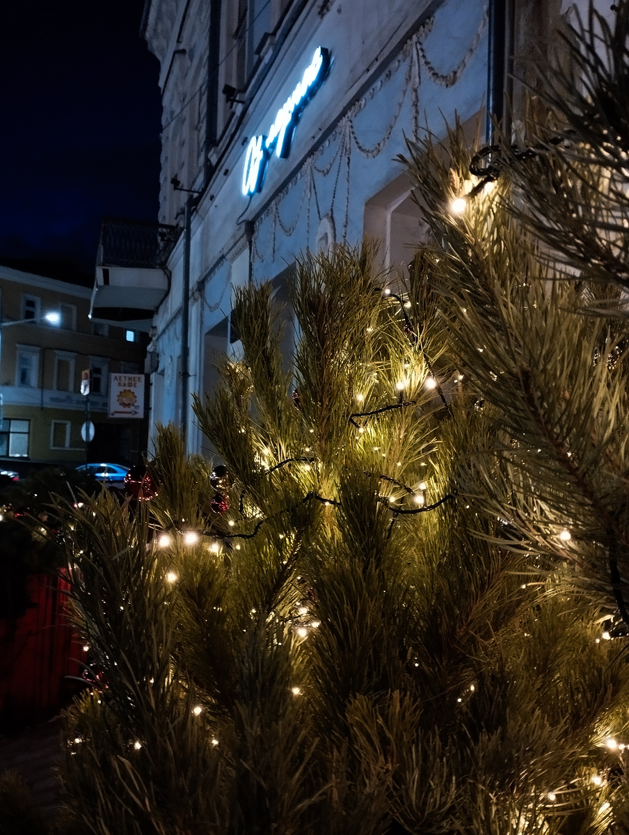 Мне нравится смотреть, как мигают лампочки из глубин твоей души.