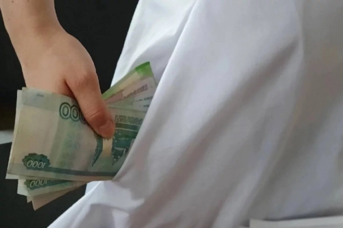    Назвавшийся врачом мошенник выманил у 85-летней тольяттинки 160 тысяч