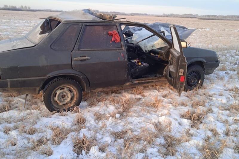    Фото: telegram-канал "Полиция Курганской области". Пассажир машины получил травмы