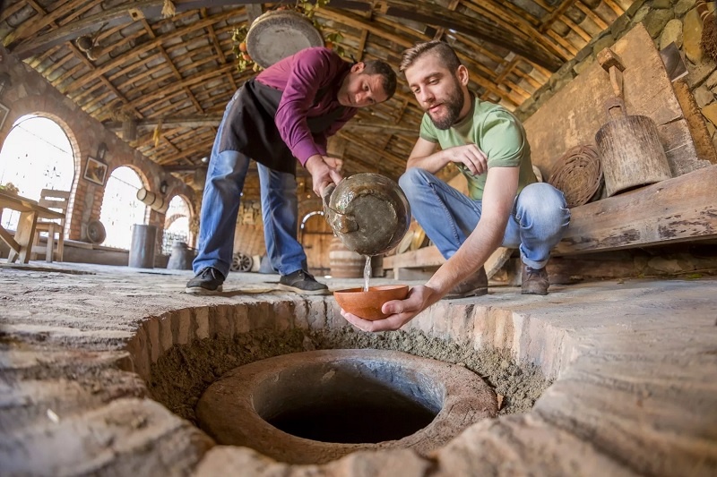Квеври, закопанное в земле