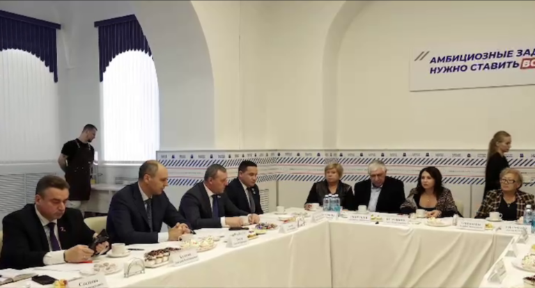    Денис Паслер встретился с семьями оренбуржцев — Героев России Белов Михаил Александрович