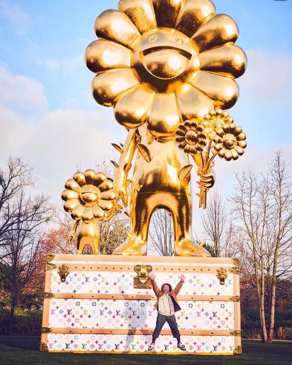 Louis Vuitton и Такаши Мураками представили экспозицию в Париже  