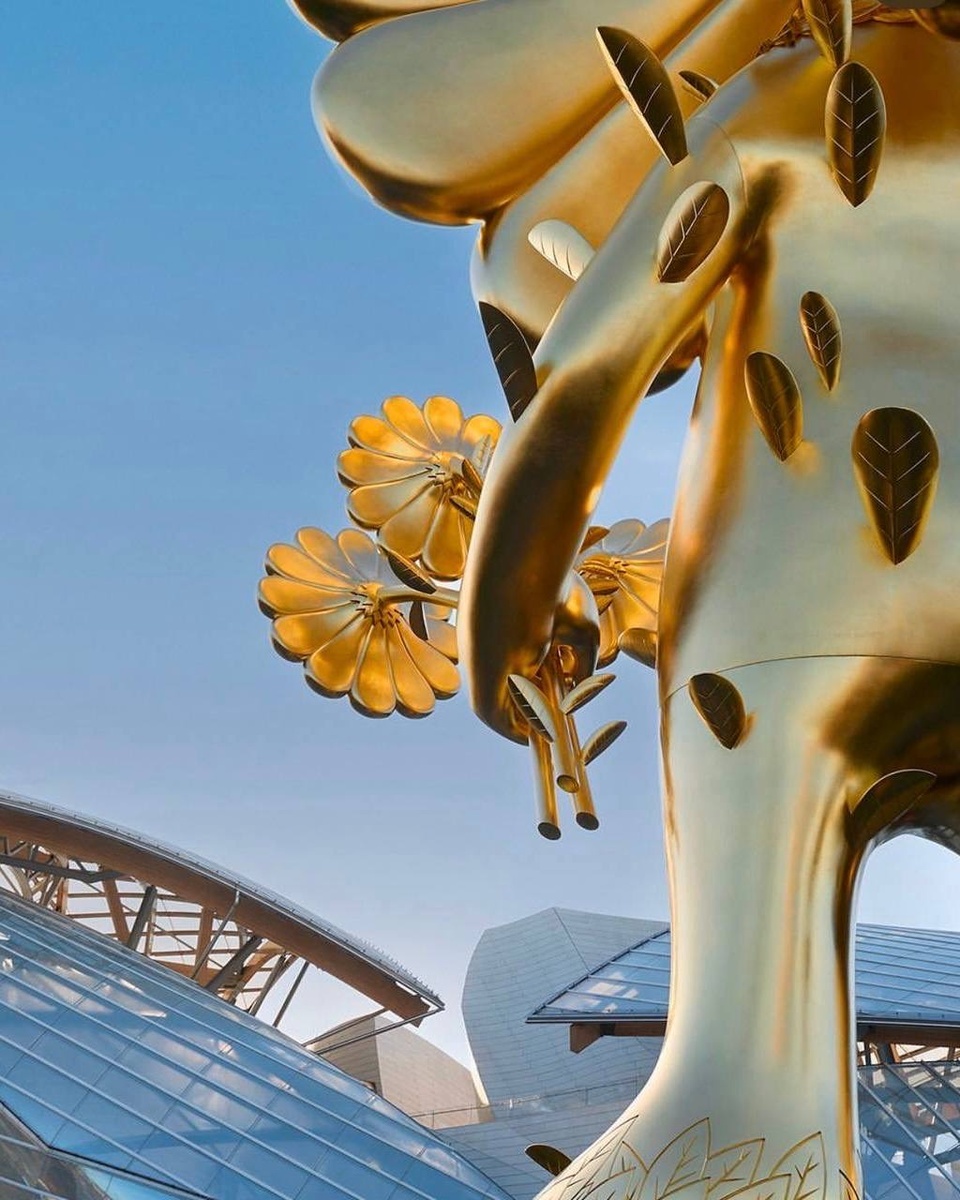 Louis Vuitton и Такаши Мураками представили экспозицию в Париже  