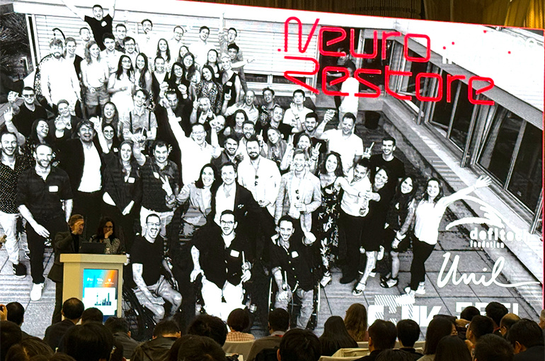 Команда Университета Цинхуа проведёт в следующем году десятки испытаний интерфейса «мозг-компьютер»