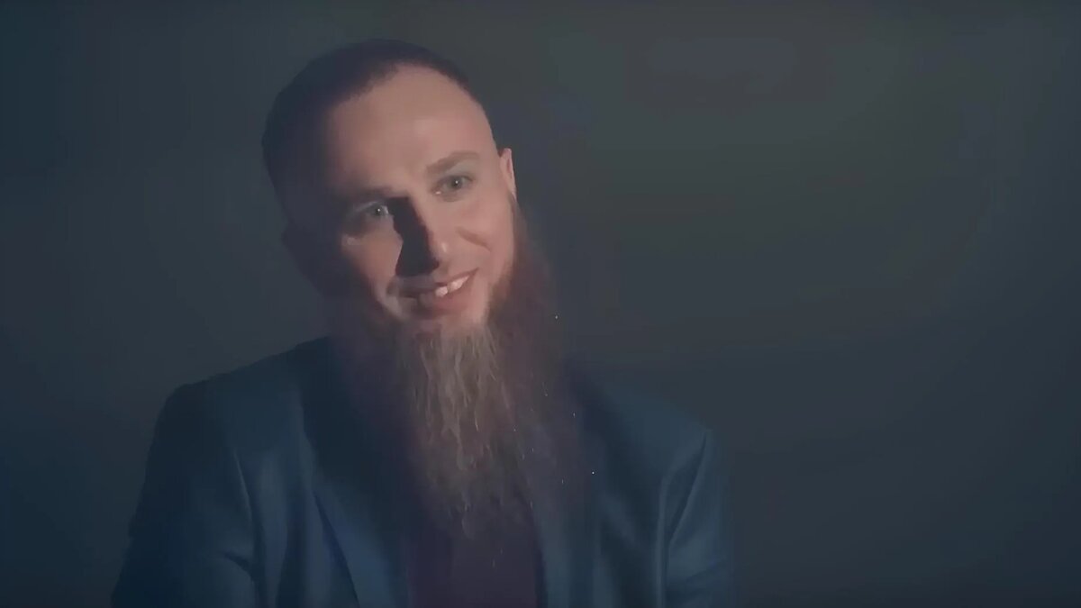 Кадр из видео ютьюб-канала Саши Сулим "Внутри", взято с сайта 360.ru