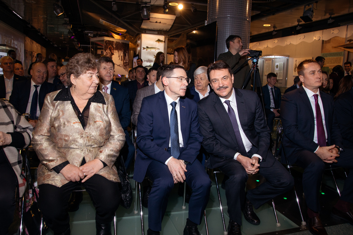    Депутаты Сургута всех созывов отпраздновали 30-летие думы