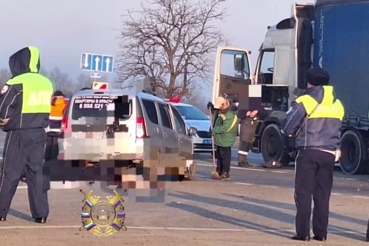    На Кубани большегруз снес легковушку, погибли два человека