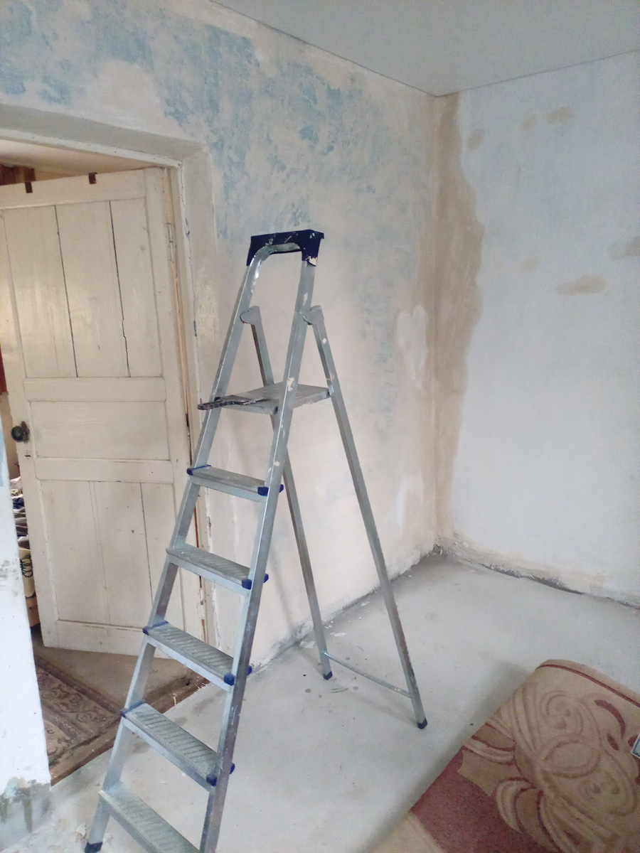 Все стены очищала, шпаклевала, грунтовала...