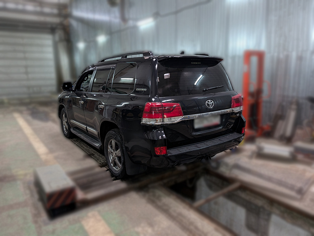 фото рестайлинга Toyota Land Cruiser 200