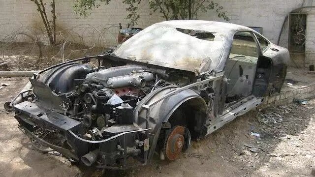 Американские солдаты взорвали «Ламборгини» Удея. Фото: Соцсети