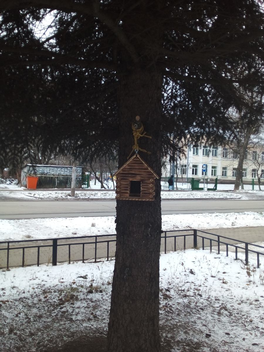 На снимке: вот такую лубочную квартирку-студию соорудили работники Газпрома.