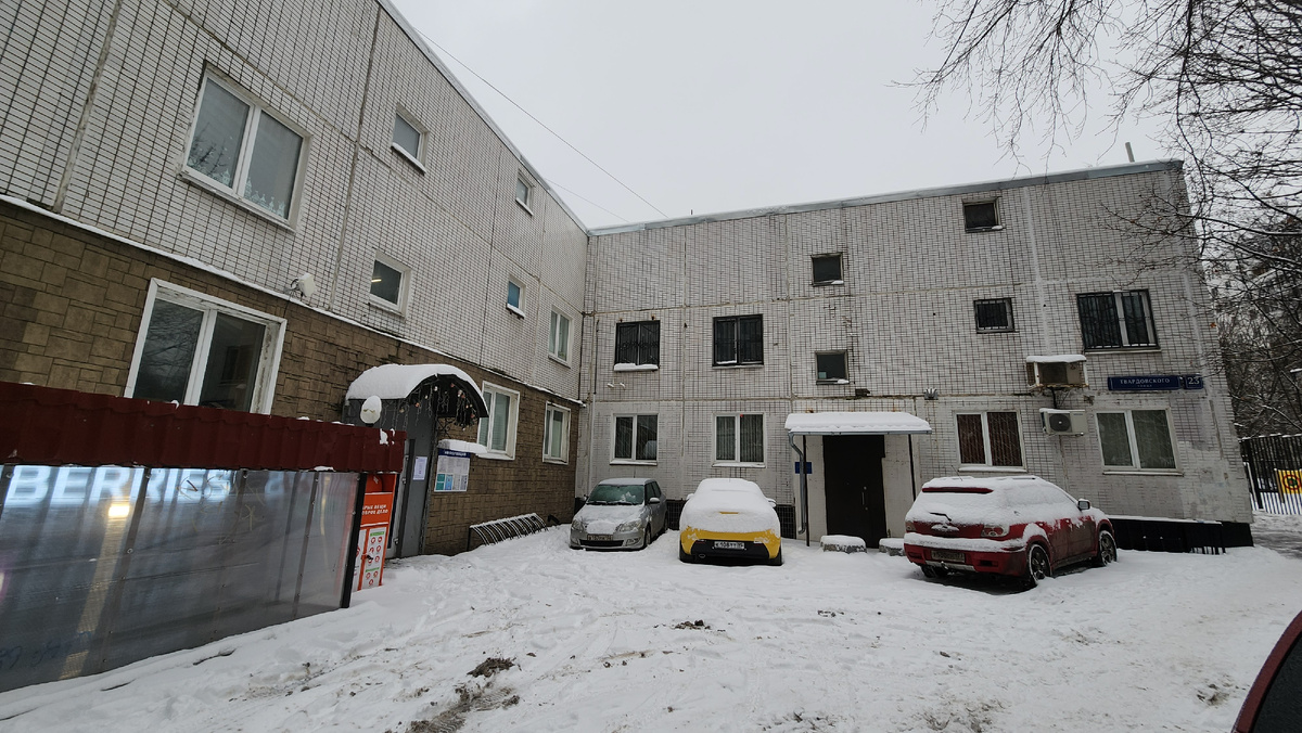 Строгино, Твардовского, 23к3. Фото автора.