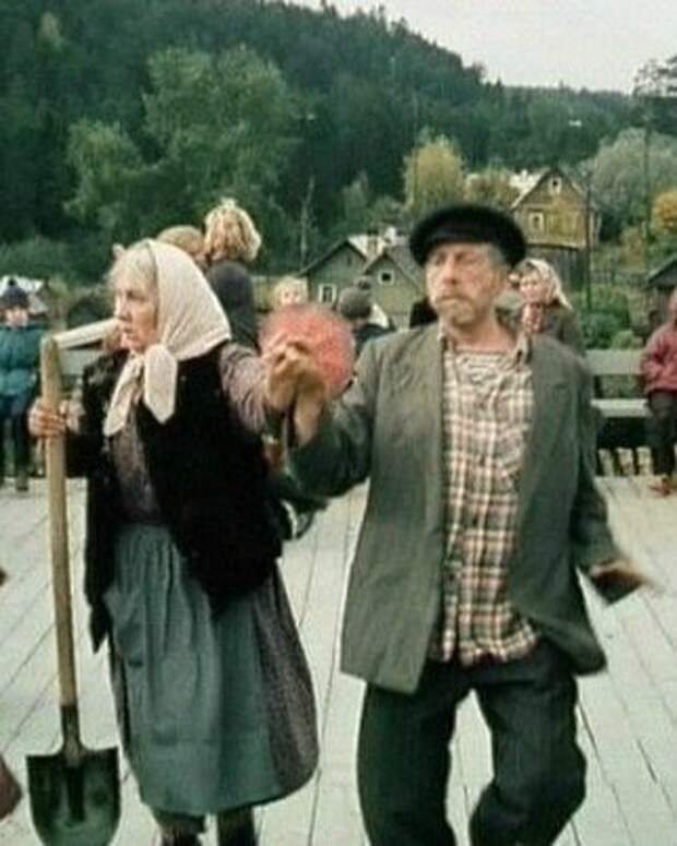 Я ей санюшка а она мне митюнюшка. Я ей санюшка а она мне митюнюшка. Киноляпы любовь и голуби. Выпей дядь мить выпей. Выпей дядь мить выпей.