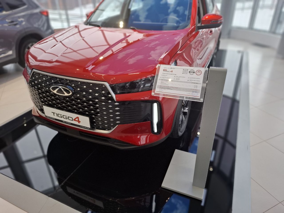 Кстати, Тигго 4 он сразу отсеял. Ну не нравилась она ему