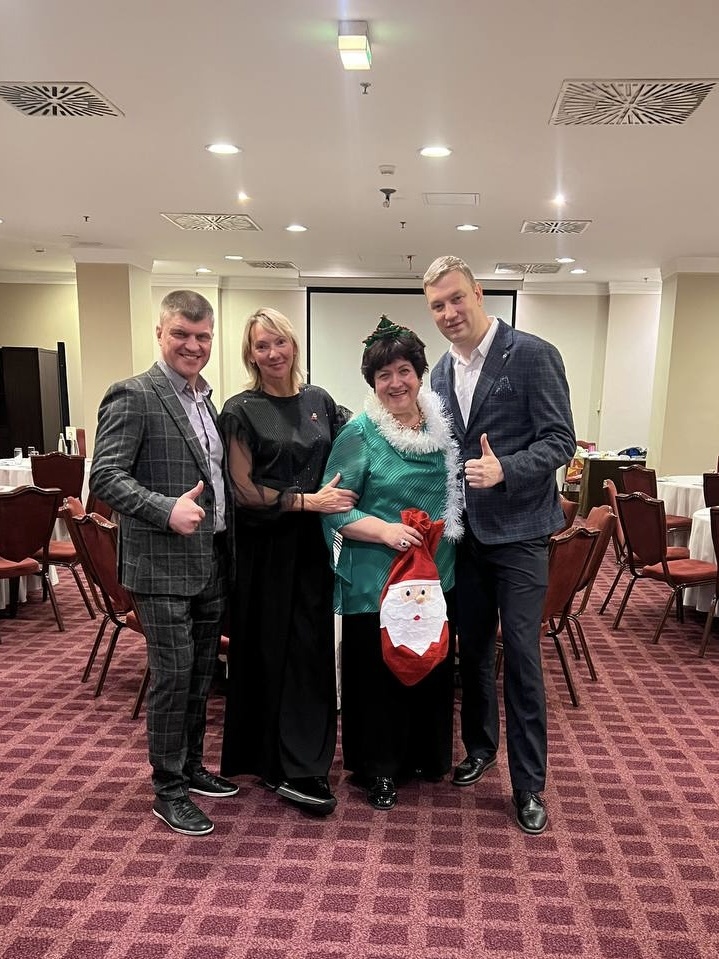 🎉4 декабря в отеле «Каринтия» прошел увлекательный воркшоп от Real Skills на тему «Кризис кадров — решения для новых реалий»

✨Это событие стало отличной возможностью обсудить актуальные вопросы и найти решения в сфере чистоты. В завершение воркшопа мы провели интеллектуальную игру, которая добавила изюминку в наш вечер! 

❤️Особая благодарность Татьяне Киберевой за организацию и возможность пообщаться с коллегами и узнать много нового!