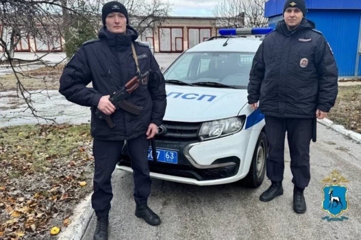    Полицейские Тольятти спасли мужчину раненного ножом возлюбленной