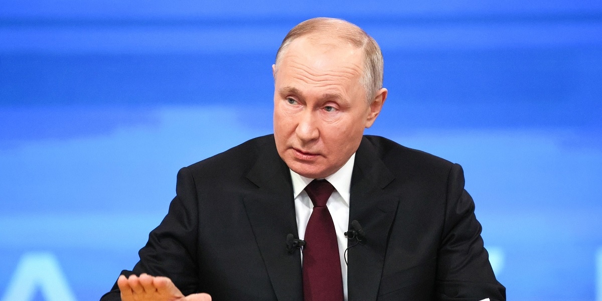 Фото: с сайта Кремля (http://static.kremlin.ru/media/events/photos/big2x/3UBXTHrLbMpppHHIJbf3zXzwjMXO1mMv.jpg)