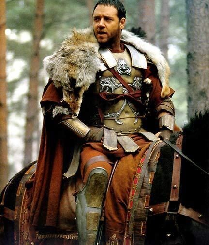 Рассел Кроу на коне.