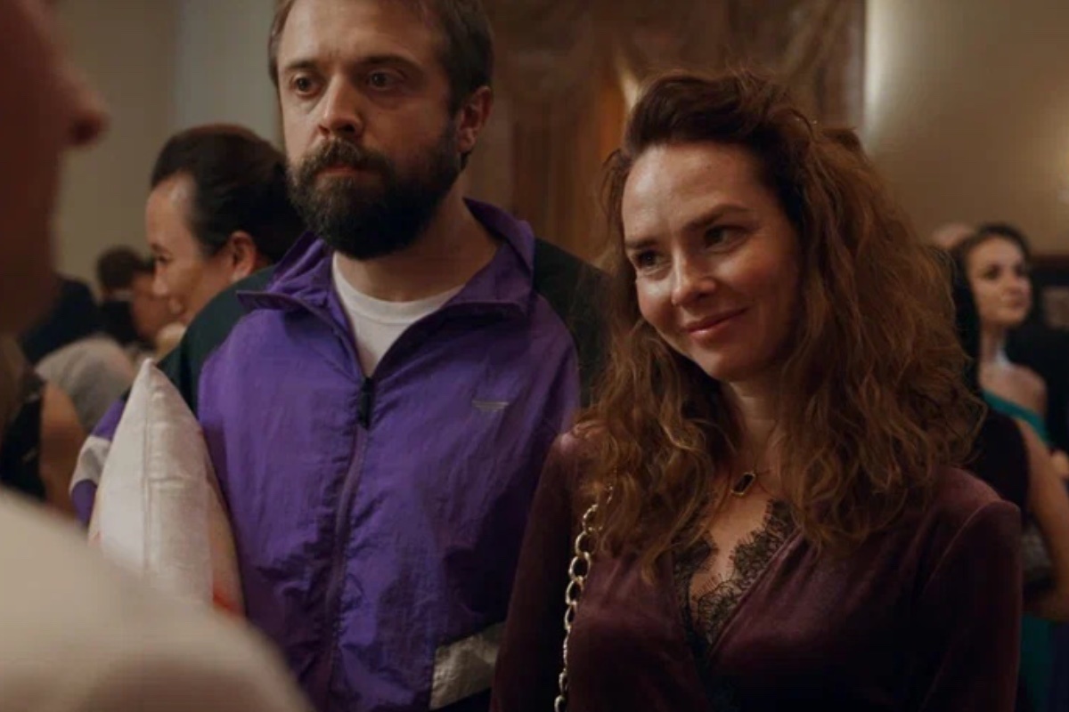 Пресс-служба «НМГ Кинопрокат»📷Александр Ильин-младший и Елена Николаева, кадр из фильма «Знакомство родителей»