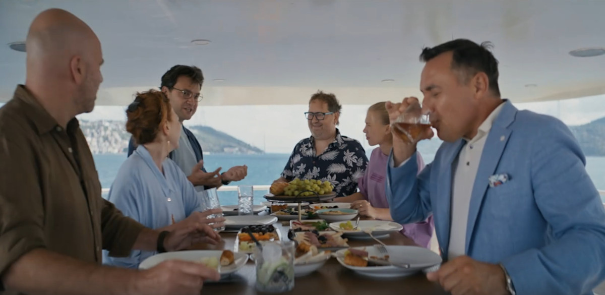 кадр из фильма "Один день в Стамбуле"