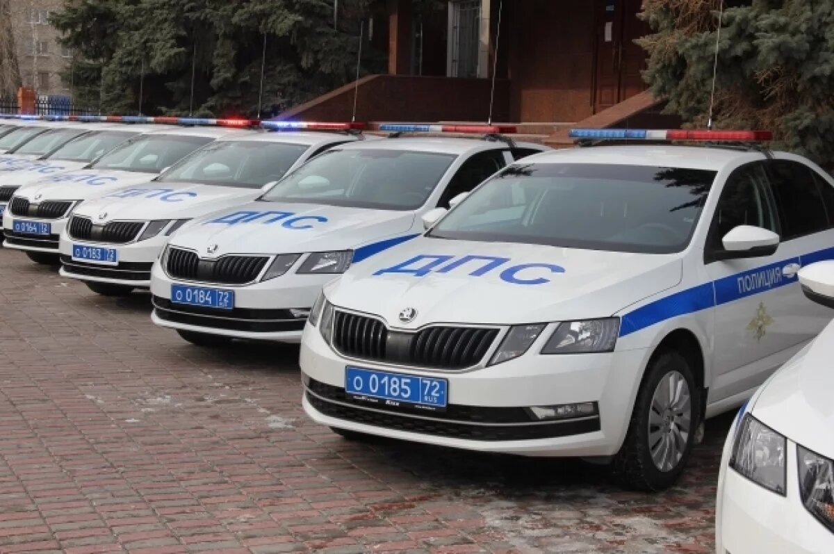    В Тюмени в массовой аварии на путепроводе пострадал автомобиль ГАИ