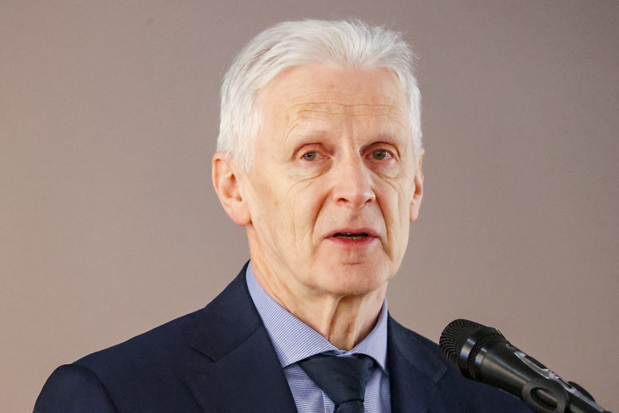 Евгений Мессман / ТАСС📷Помощник президента РФ Андрей Фурсенко во время церемонии прощания с академиком РАН Евгением Велиховым