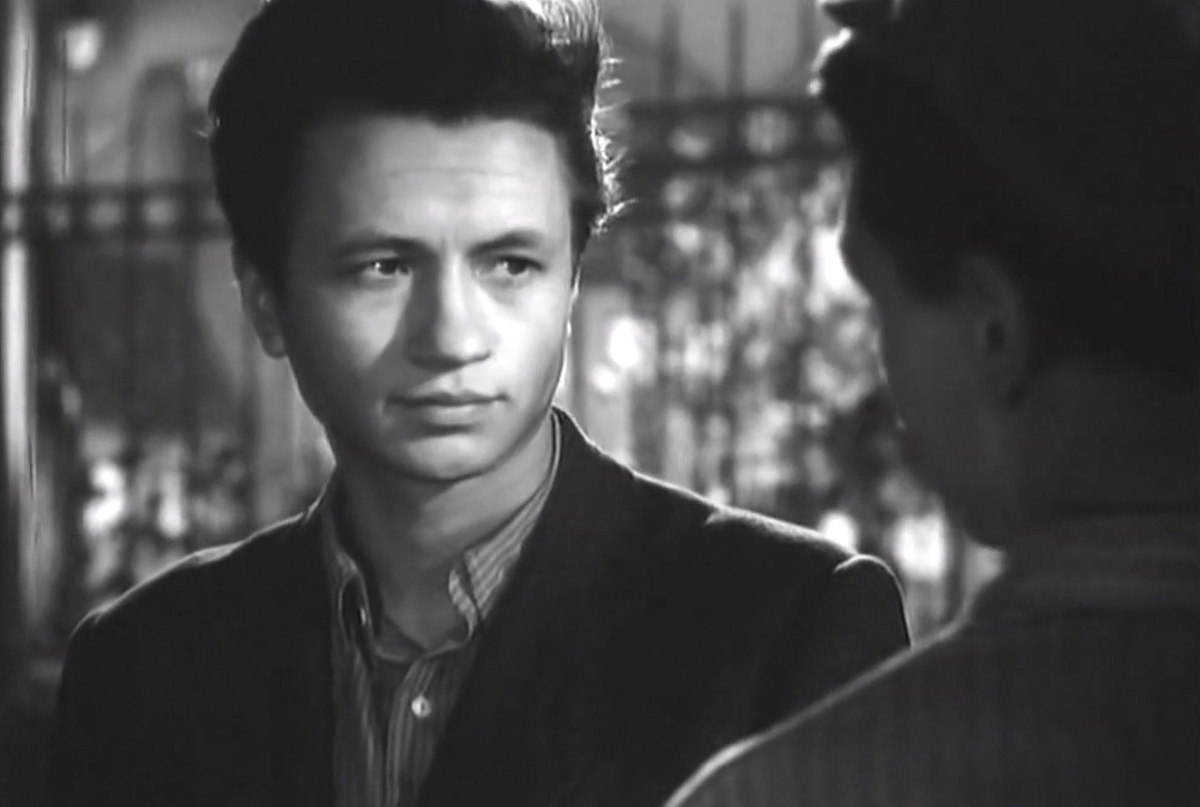 Кадр из кинофильма "Рядом с нами", 1957 г., режиссер Адольф Бергункер, сценаристы Елена Катерли, Израиль Меттер, композитор Орест Евлахов (скриншот) 