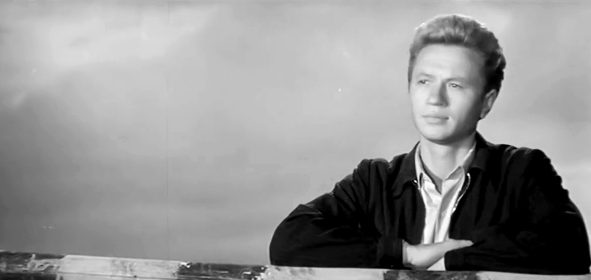 Кадр из кинофильма "Алешкина любовь", 1960 г., режиссеры Семён Туманов, Георгий Щукин, сценарист Будимир Метальников, композитор Владимир Рубин (скриншот) 