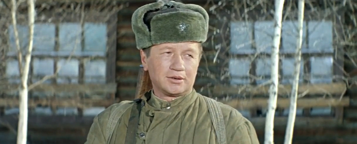 Кадр из кинофильма "Аты-баты, шли солдаты...", 1976 г., режиссер Леонид Быков, сценаристы Борис Васильев, Кирилл Рапопорт, композитор Георгий Дмитриев (скриншот) 