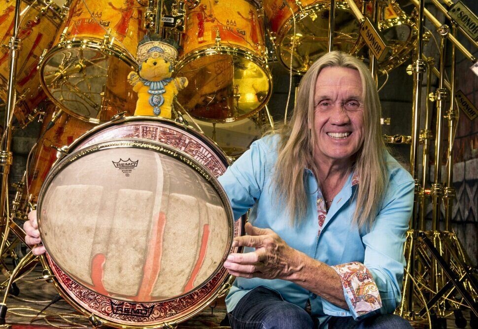 Нико МакБрейн