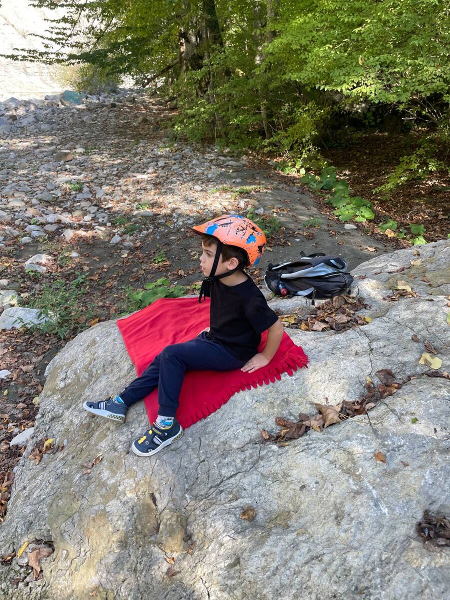 Саня в одну из поездок с папой