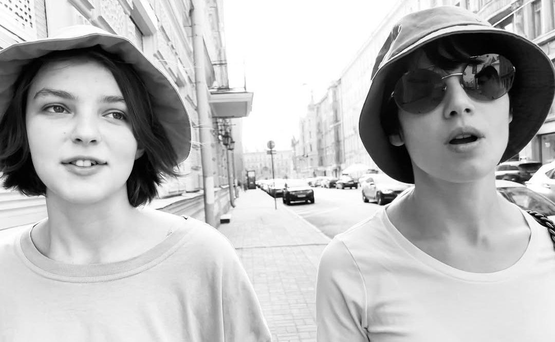 Полина Цыганова и Юлия Снигирь