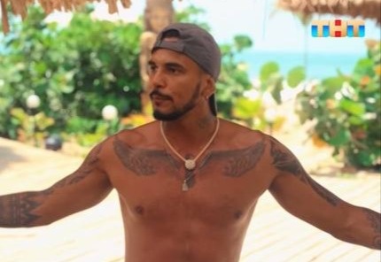   Скриншот: шоу «Звёзды в джунглях» на ТНТ.