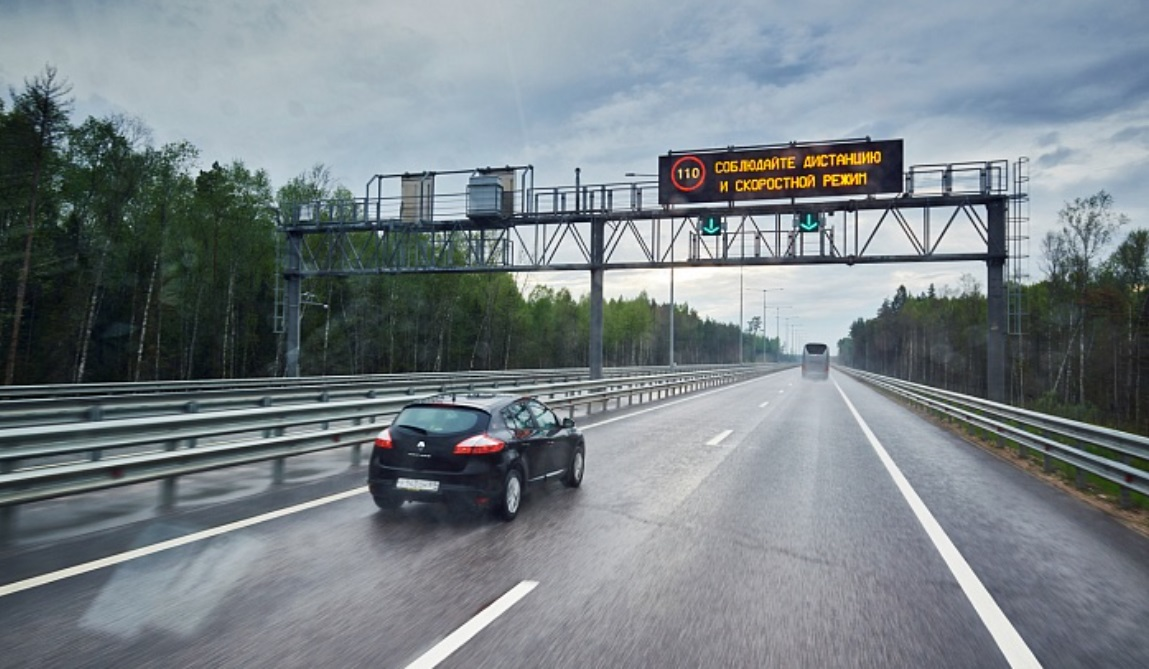 В России резко выросло число штрафов за неоплату проезда по платным трассам.