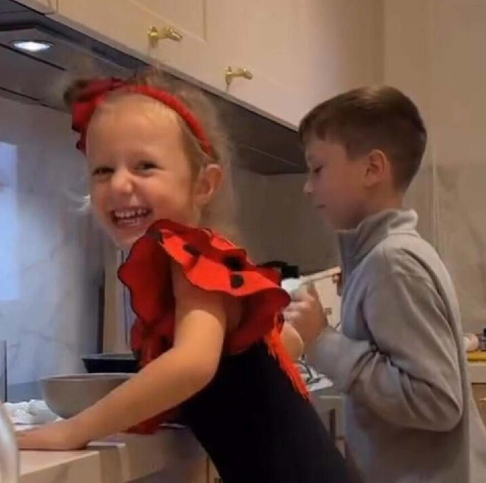 Соцсети Меладзе Джанабаева 