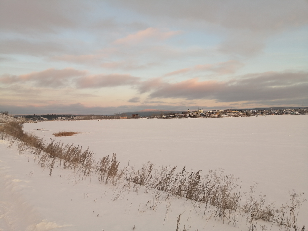 У родителей в посёлке больше снега. Личное фото. 