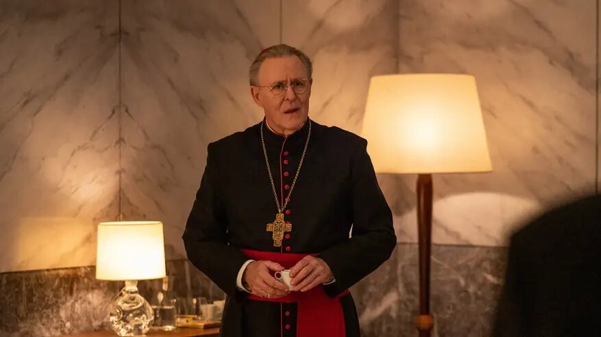 Кардинал Трэмбли в исполнении Джона ЛитгоуАвтор: Focus Features Источник: www.kinopoisk.ru