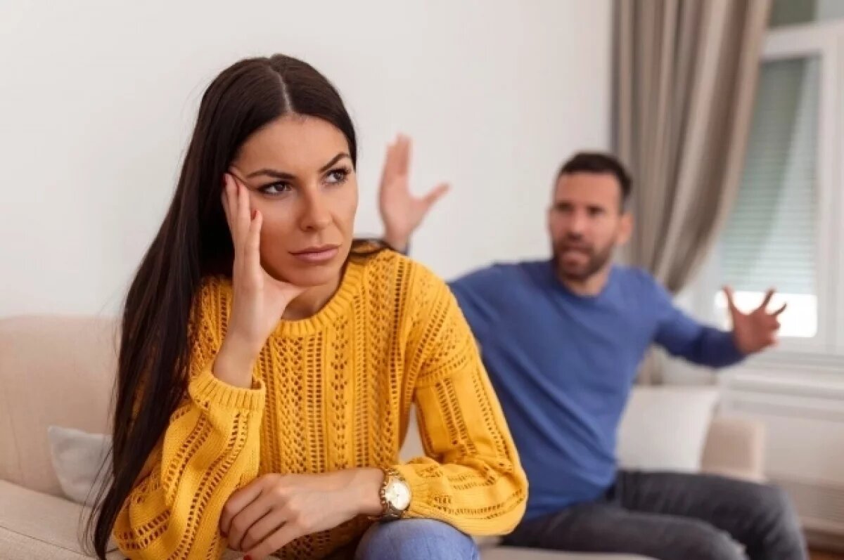    В Петербурге муж отсудил у экс-супруги 10 тыс. руб за оскорбление в чате