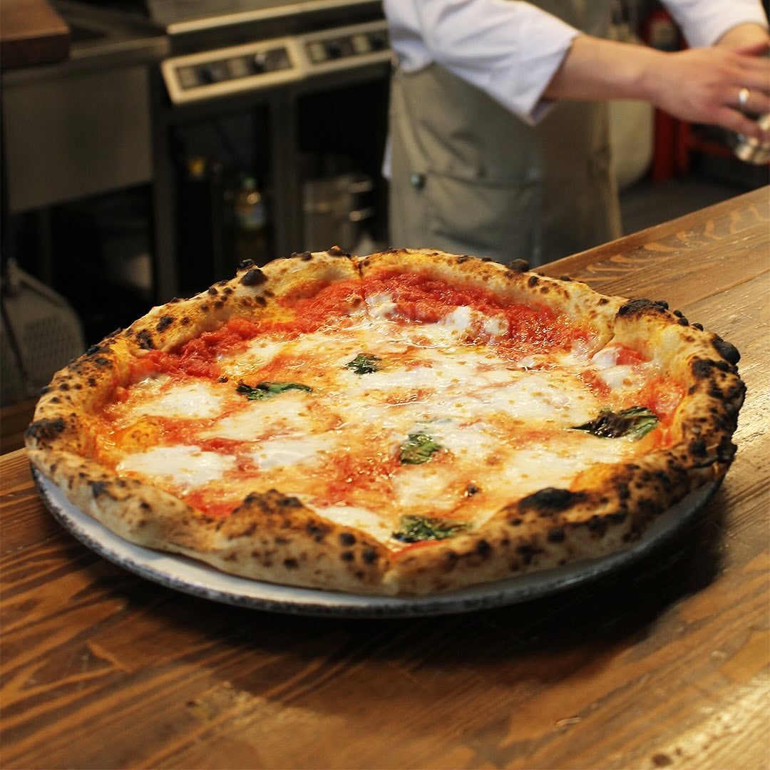   Маргарита из Pizza 22 cm и +39 Pizzeria & Mozzarella Bar Мария Байдек