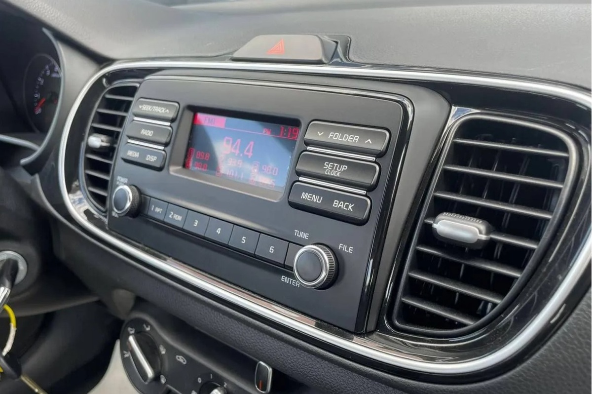 Мультимедиа система Kia Pegas