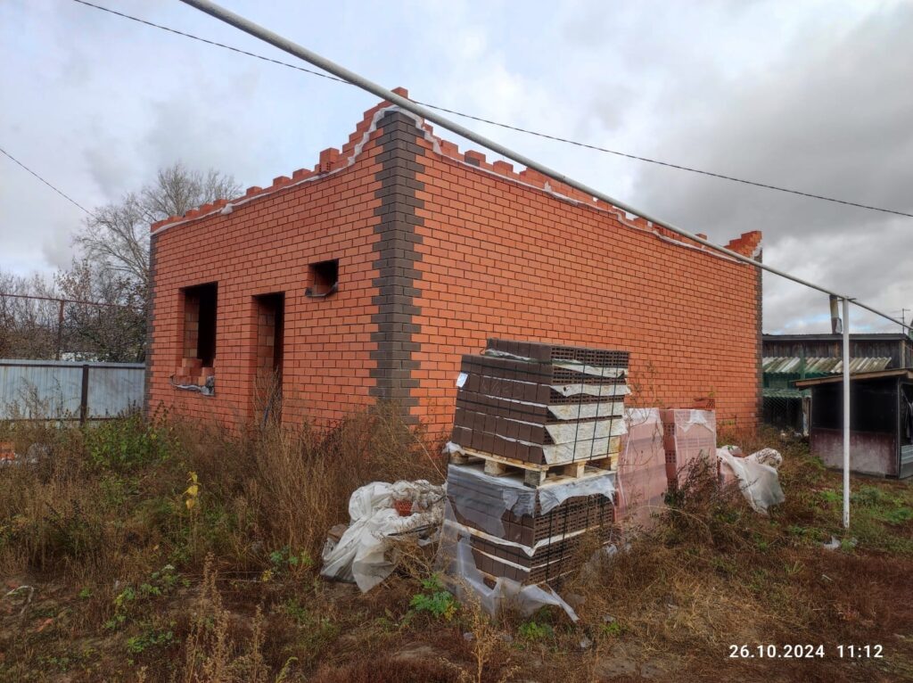 Сами ипотечники остались без домов и с огромными долгами по кредитам. Фото  предоставлены героями материала