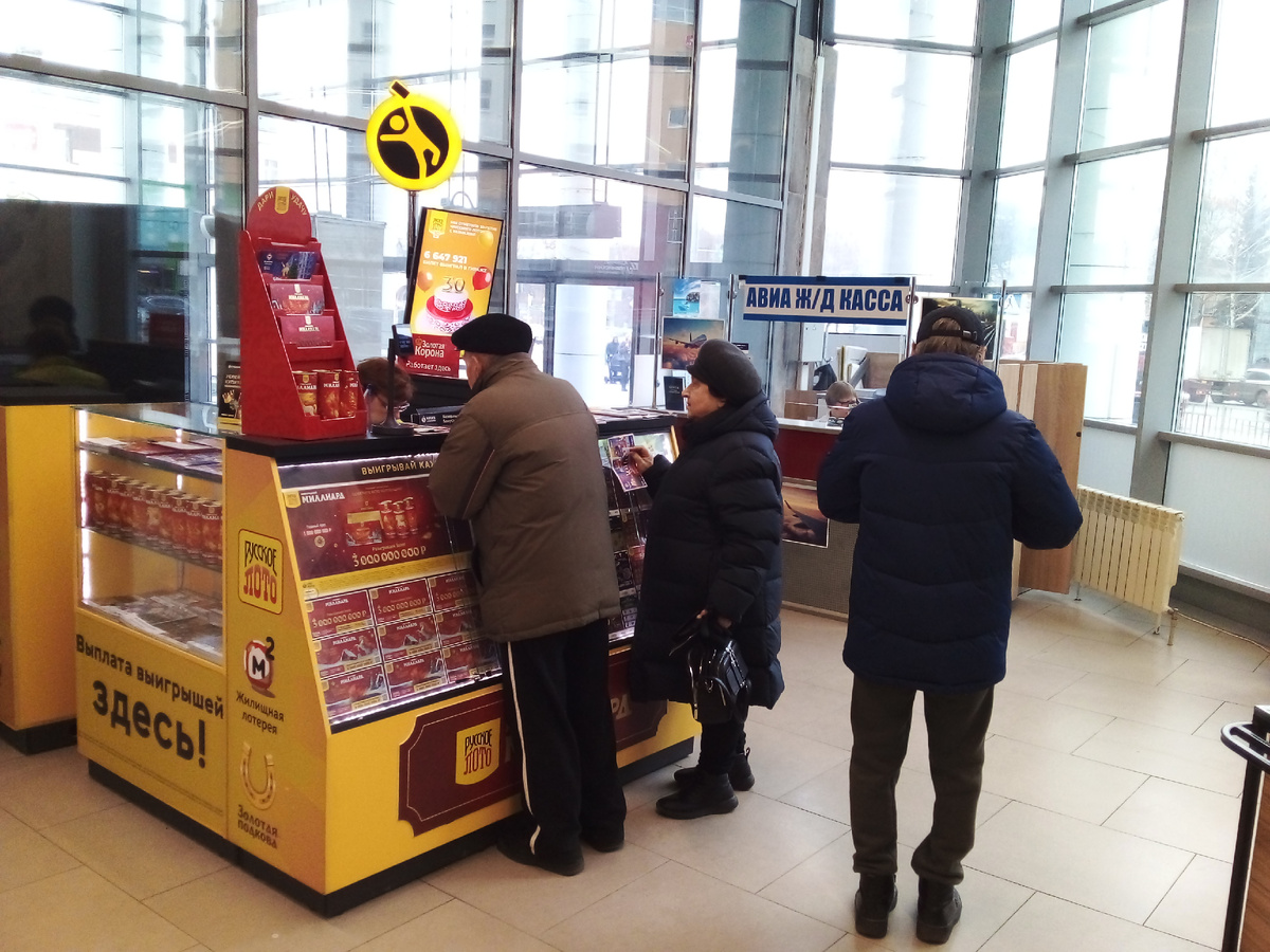 На снимке: не зарастает народная спорт-тропа