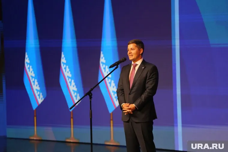 Губернатор Артюхов отвечает на вопросы в рамках «Прямой линии» (фото из архива)
Фото: Денис Моргунов © URA.RU