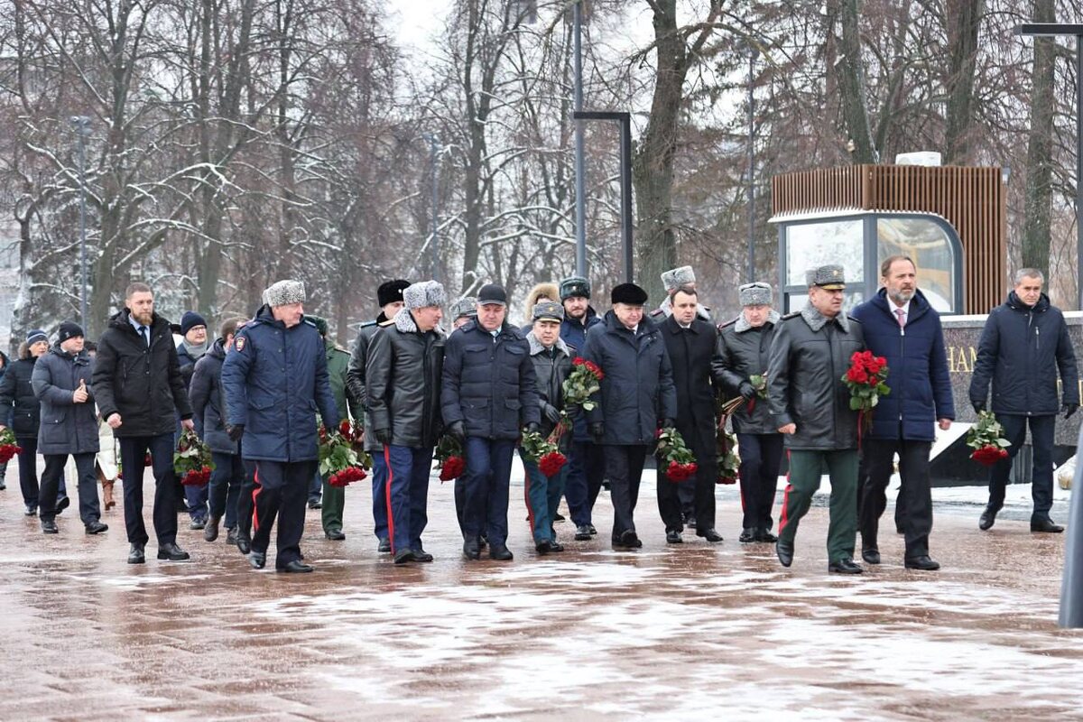  📷    В Оренбургской области в День Героев Отечества прошли торжественные мероприятия Кристина Просвиркина