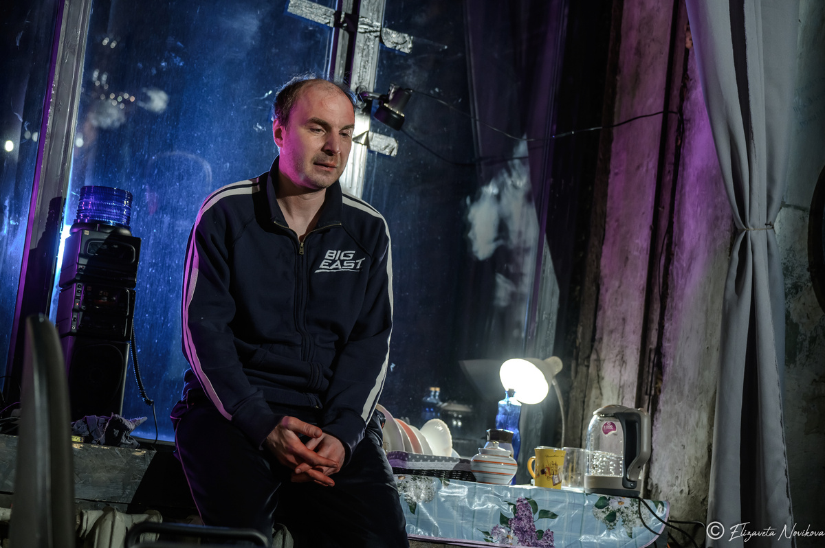 Олег Рязанцев в спектакле "Друг мой". Фото Елизаветы Новиковой