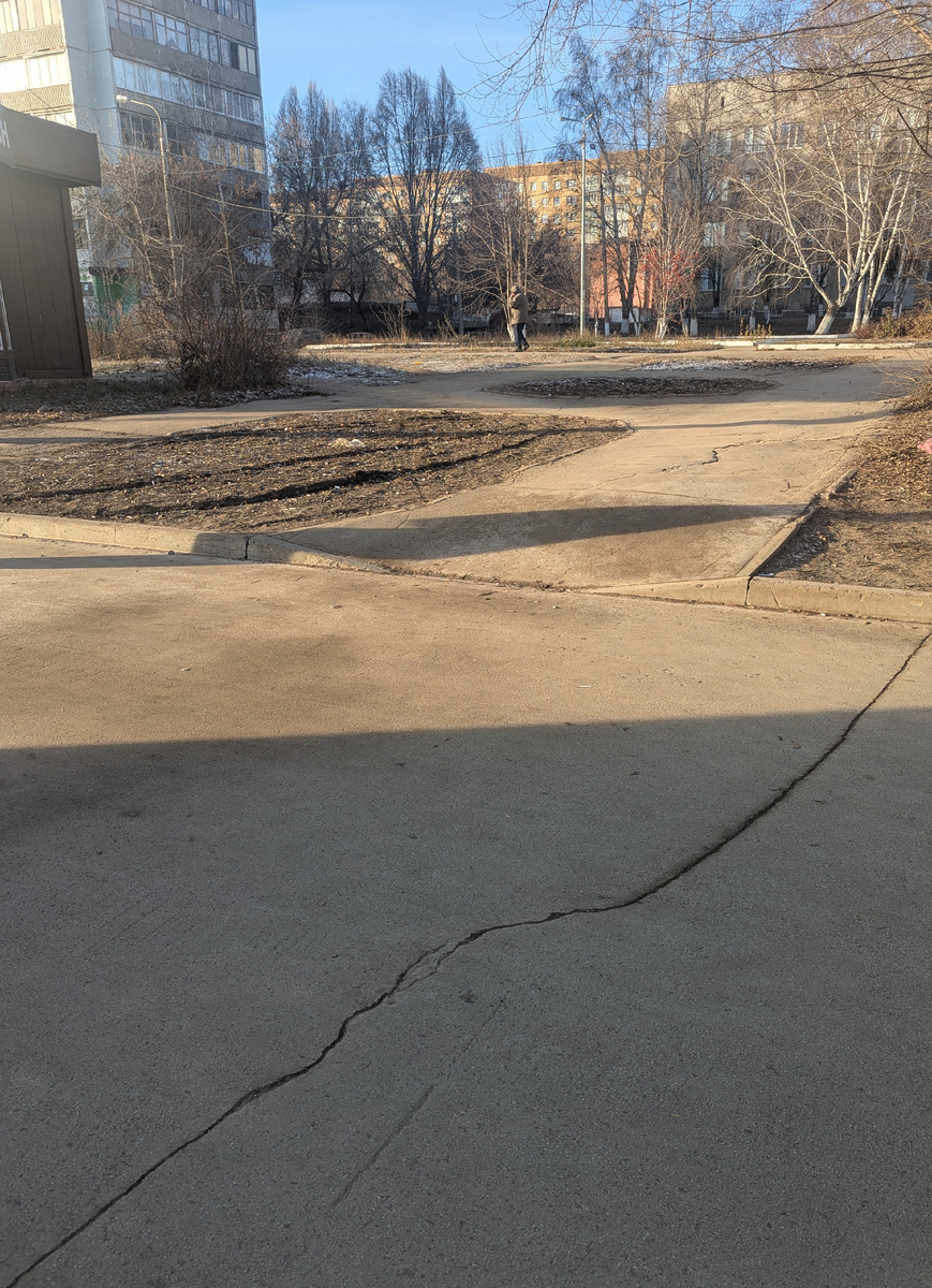 Улица Самары ,увы без снега,....скоро середина декабря.