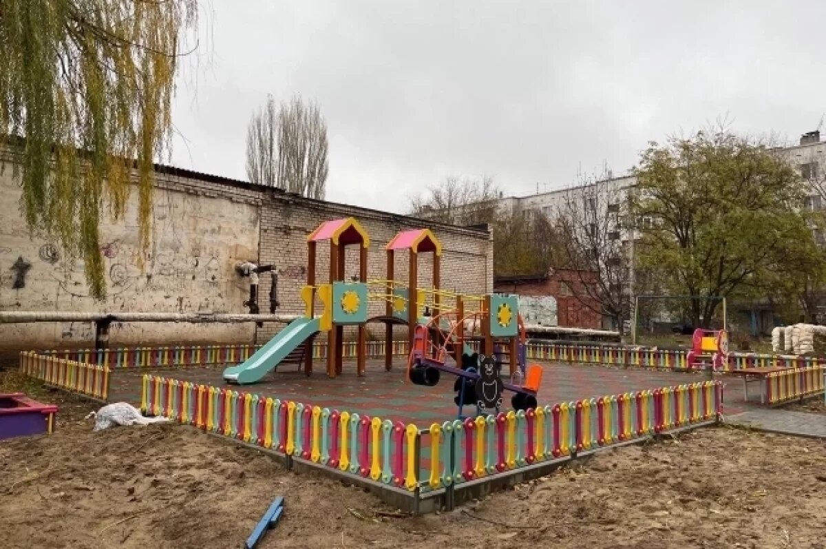    Прокуратура заставила власти Средней Ахтубы обновить детскую площадку
